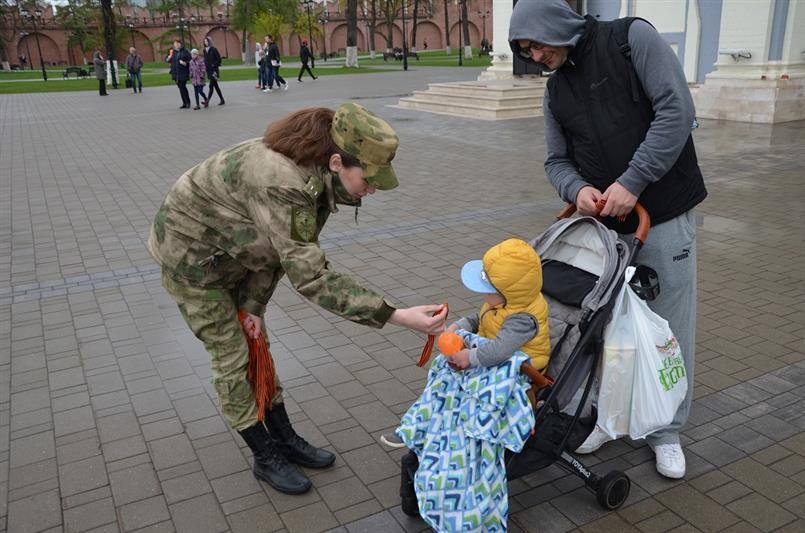 Сотрудники тульской Росгвардии приняли участие во всероссийской патриотической акции «Георгиевская лента»