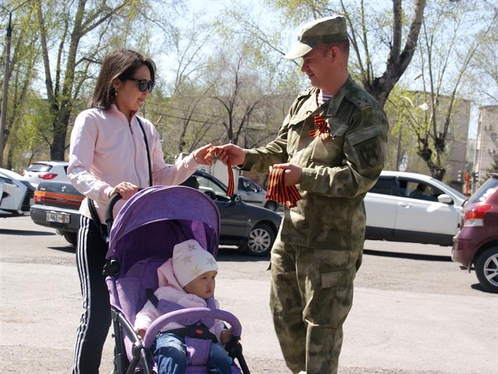 В акции «Георгиевская лента» участвуют росгвардейцы Хакасии