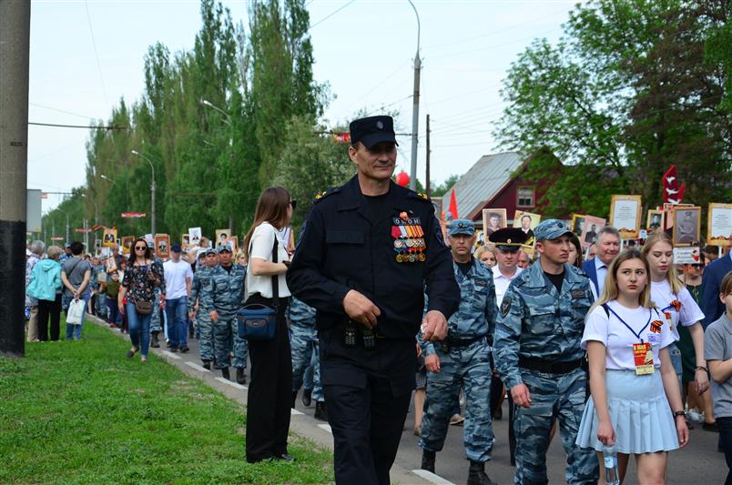 Более 3 тысяч военнослужащих, сотрудников Центрального округа Росгвардии, членов их семей приняли участие в шествиях «Бессмертного полка» 