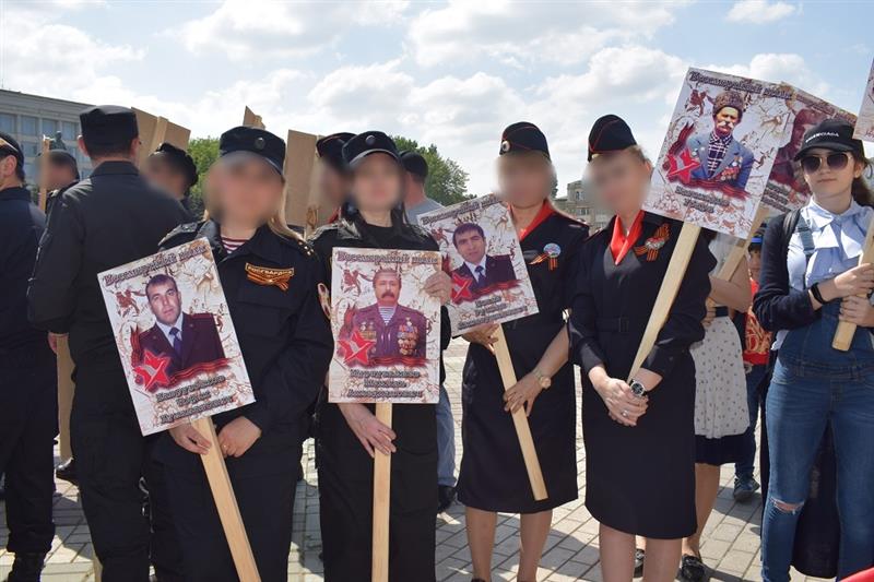 Более 200 росгвардейцев приняли участие в патриотической акции «Бессмертный полк» в Дагестане