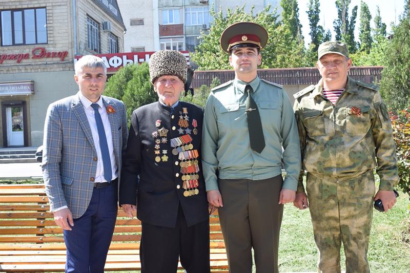 Росгвардейцы Дагестана поздравили ветерана Великой Отечественной персональным концертом
