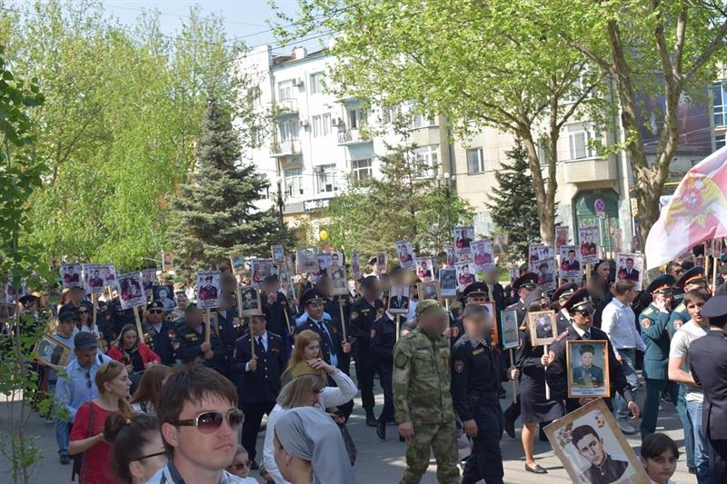 Более 200 росгвардейцев приняли участие в патриотической акции «Бессмертный полк» в Дагестане