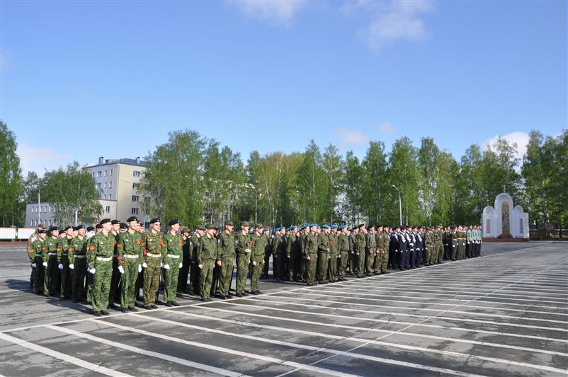 Курсанты Новосибирского военного института Росгвардии провели военно-спортивную игру «Победа-2019»