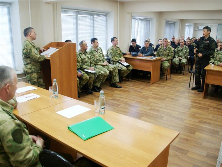 Заместитель командующего Сибирским округом Росгвардии провел вечер вопросов и ответов в управлении ведомства по Хакасии 