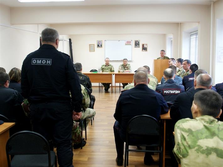 Заместитель командующего Сибирским округом Росгвардии провел вечер вопросов и ответов в управлении ведомства по Хакасии