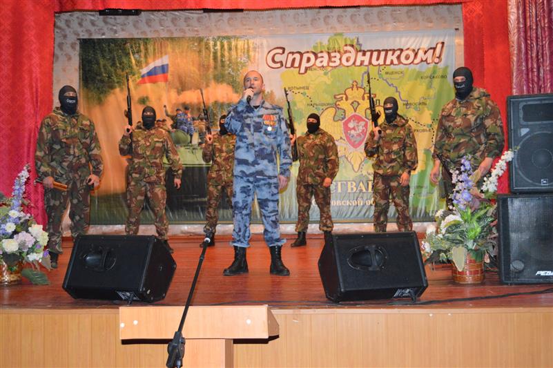 Заместитель командующего Центральным округом Росгвардии поздравил сотрудников орловского ОМОН с 25-летием подразделения 