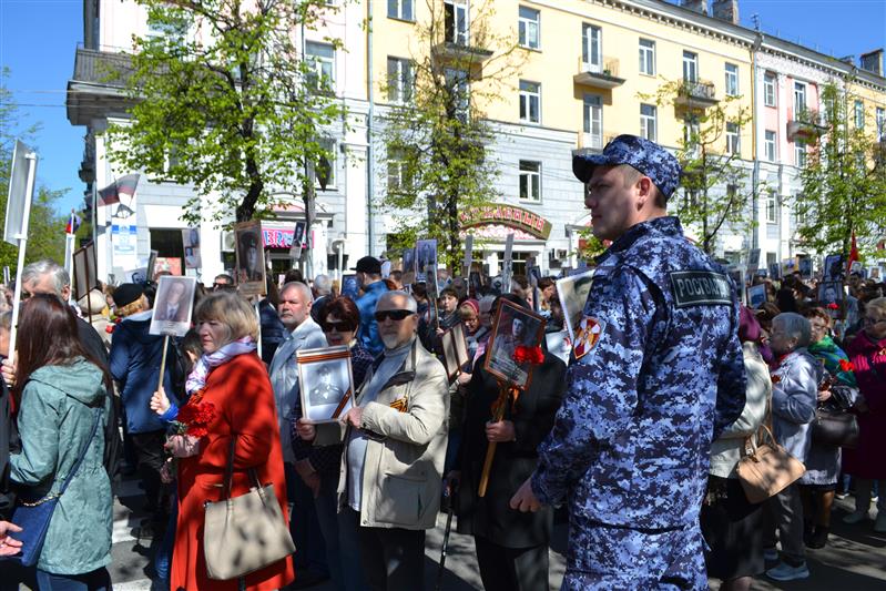 В Великом Новгороде сотрудники и военнослужащие Росгвардии приняли участие в торжественных мероприятиях Дня Победы