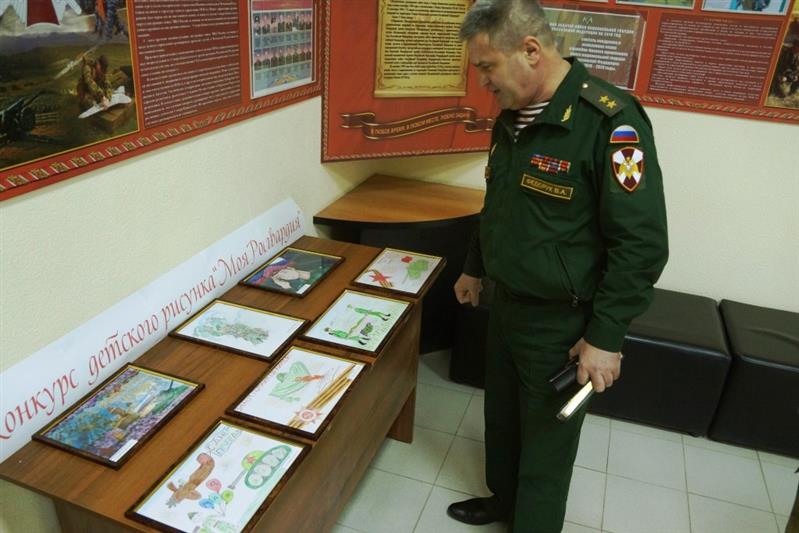 Дети военнослужащих ОГВ(с) приняли участие в конкурсе рисунков «Моя Росгвардия», посвящённом Дню Победы