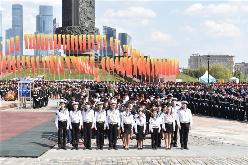Воспитанники Московского президентского кадетского училища имени М.А. Шолохова Росгвардии приняли участие в параде «Не прервется связь поколений»
