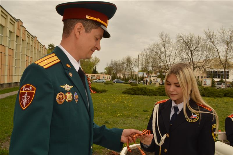 Военнослужащие Росгвардии из Заречного внесли свою лепту в акцию «Георгиевская лента» (видео)