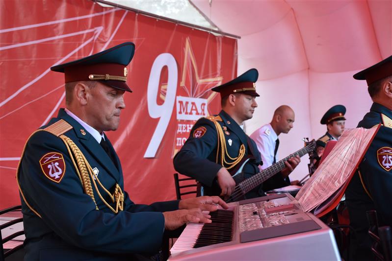 В городах-курортах Кавказских Минеральных Вод состоялась акция Росгвардии «Мелодии Победы» (фото, видео)