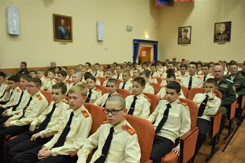 Кадетам МПКУ им. М.А. Шолохова вручены именные стипендии от Клуба военачальников Российской Федерации