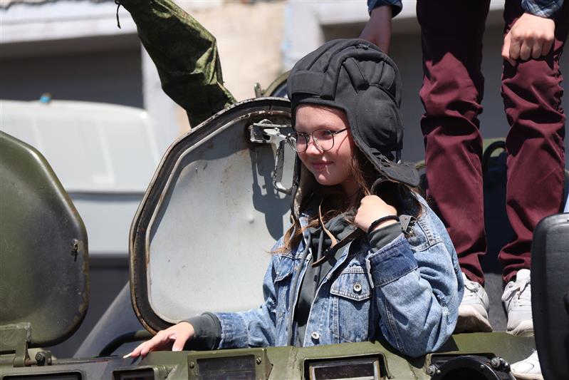 Читинские школьники побывали в гостях у ОМОН «Коршун»