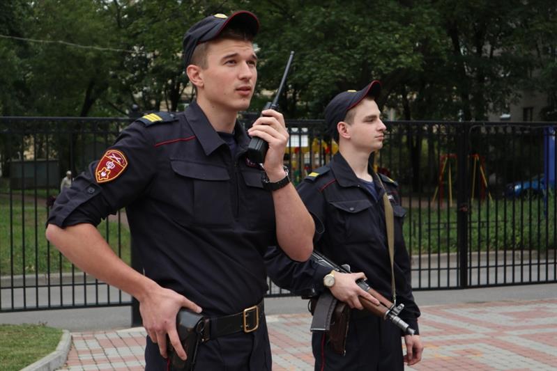 Нарядом вневедомственной охраны в Санкт-Петербурге задержаны подозреваемые в незаконном подключении к городской электросети