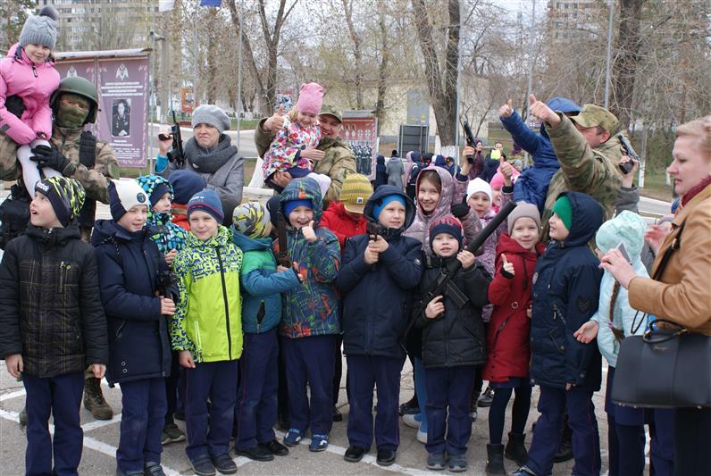 Кадеты и учащиеся общеобразовательных школ города Тольятти посетили Центр подготовки личного состава Росгвардии