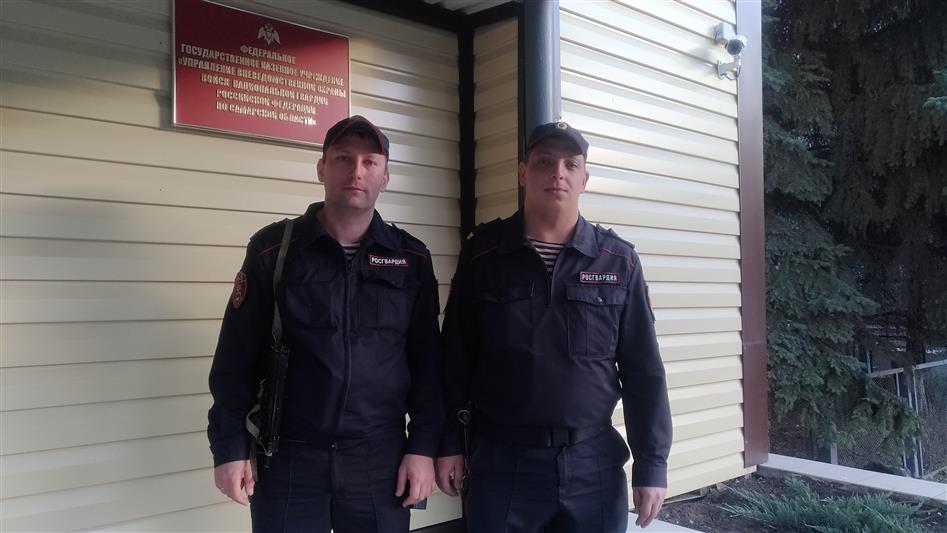 Росгвардейцам, которые приняли участие в тушении пожара в Самаре, объявлена благодарность