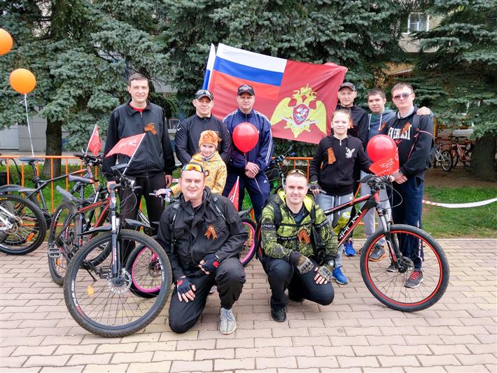 В Ставрополе военнослужащие и сотрудники Росгвардии приняли участие в ежегодном Веломарше Победы