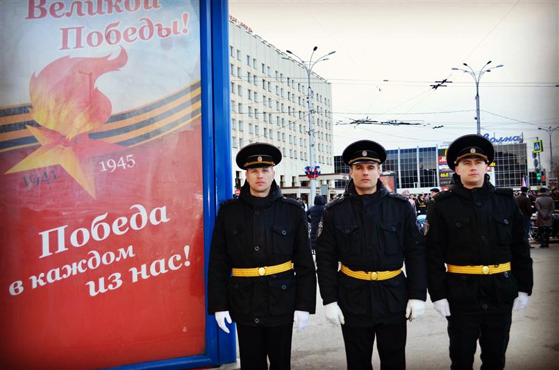Военнослужащие Росгвардии готовятся к участию в параде Победы на центральной площади города-героя Мурманска
