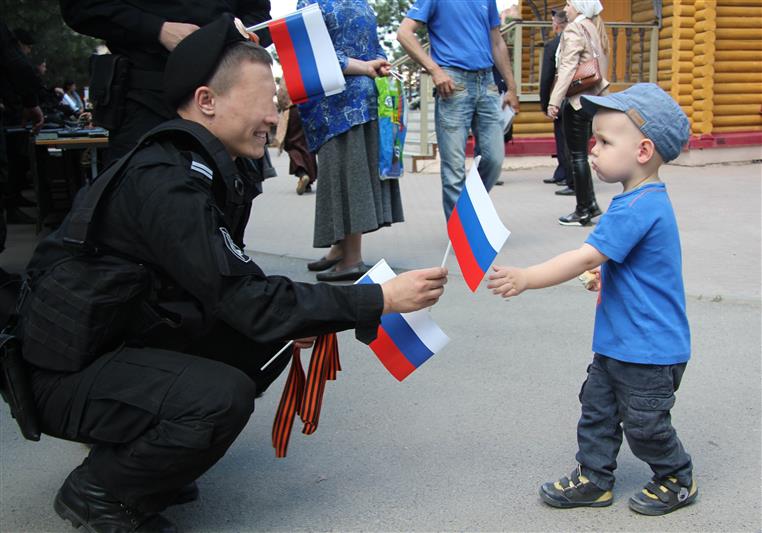 Донские росгвардейцы организовали праздник для жителей Ростова-на-Дону