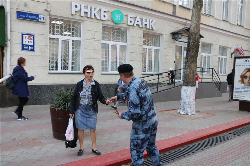 Крымское управление Росгвардии в преддверии Дня Победы подключилось к акции «Георгиевская лента»