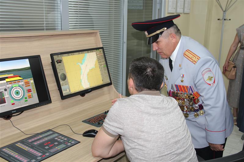 Севастопольские росгвардейцы провели патриотическое мероприятие для кадетов морского университета имени адмирала Ф.Ф. Ушакова