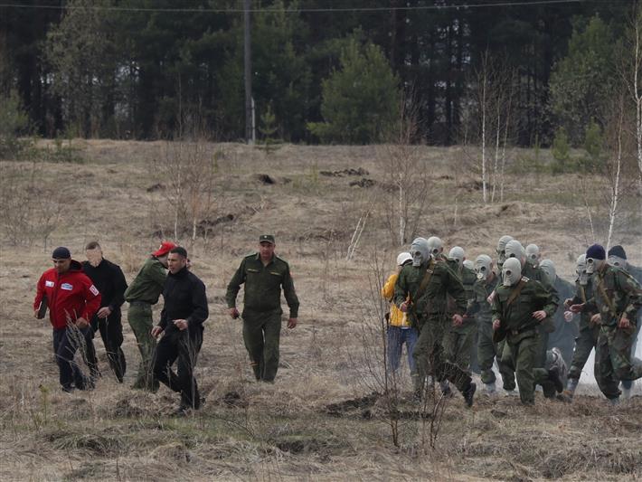 Бойцы красноярского ОМОН (на транспорте) провели для кадет испытания на право ношения зелёного берета