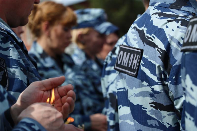 Екатеринбургские омоновцы приняли участие в акции «Свеча памяти»