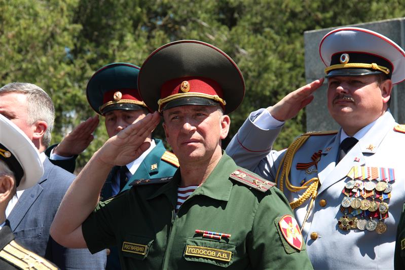 Представители Росгвардии приняли участие в гашении почтового конверта, посвященного Герою Советского Союза Степану Неустроеву (фото)
