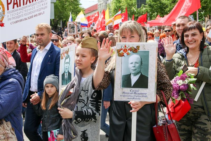 Росгвардейцы Ставрополя приняли участие в акции «Наследники бессмертного полка в строю»