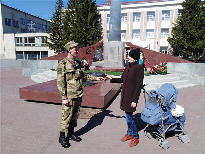 Сотрудники и военнослужащие Управления Росгвардии по Курганской области присоединились к всероссийской акции «Георгиевская ленточка» 