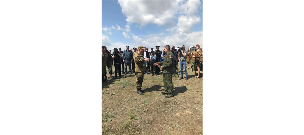 В Волгограде представители Росгвардии встретились с участниками «Вахты Памяти»