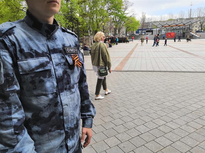 Плац-концерт, солдатская каша и обеспечение безопасности - во Владивостоке росгвардейцы приняли участие в памятном митинге