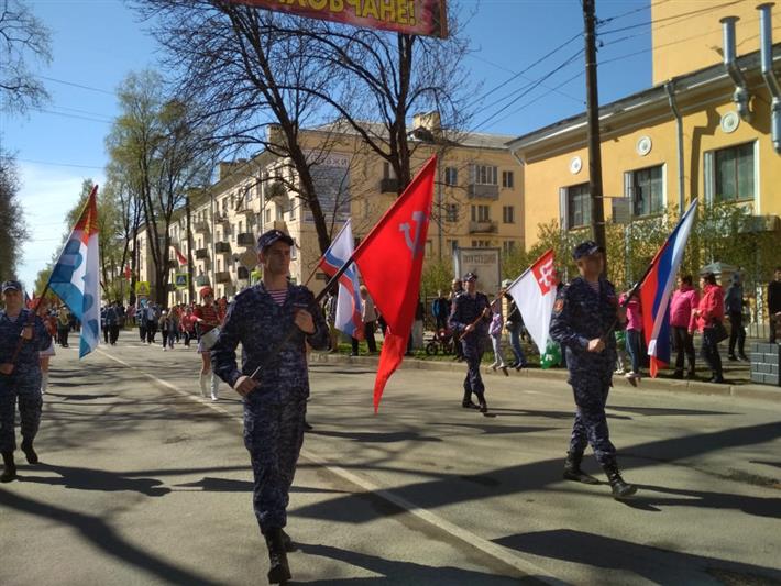 Сотрудники и военнослужащие Северо-Западного округа Росгвардии приняли участие в акции «Бессмертный полк»