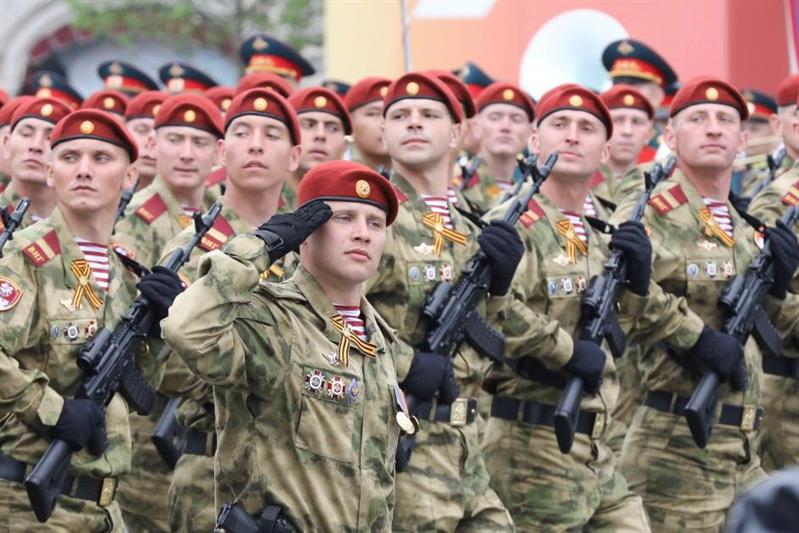 Военнослужащие, курсанты и кадеты Росгвардии приняли участие в параде Победы на Красной площади (фото, видео)