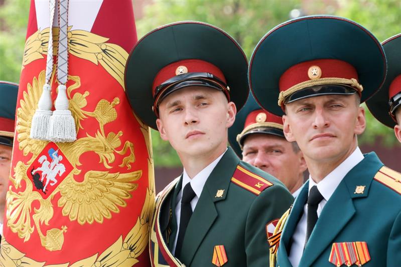Военнослужащие, курсанты и кадеты Росгвардии приняли участие в параде Победы на Красной площади (фото, видео)