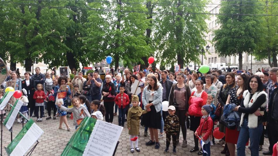 В Северной Осетии музыканты Росгвардии поздравили горожан с Днем Победы праздничными концертами