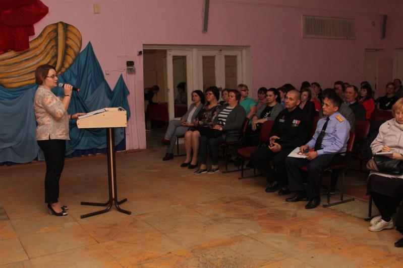 Ветеран челябинского СОБР провел профилактическое мероприятие для родителей школьников Кусинского района