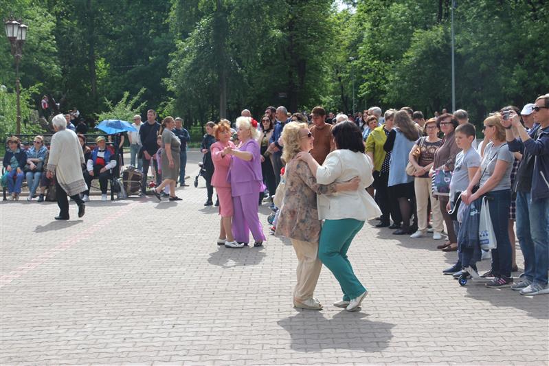 В городах-курортах Кавказских Минеральных Вод состоялась акция Росгвардии «Мелодии Победы» (фото, видео)