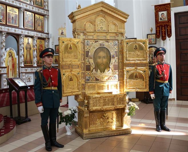 Донские росгвардейцы поклонились главной иконе храма Вооруженных Сил России