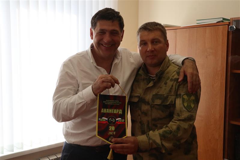 Актер и режиссер Сергей Пускепалис провел творческие встречи с военнослужащими Северо-Кавказского округа Росгвардии