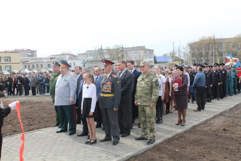 Росгвардейцы приняли участие в открытии Аллеи боевой славы в Зауралье 