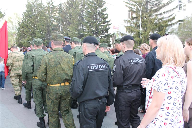 Военнослужащие и сотрудники Управления Росгвардии по Курганской области зажгли свечи памяти