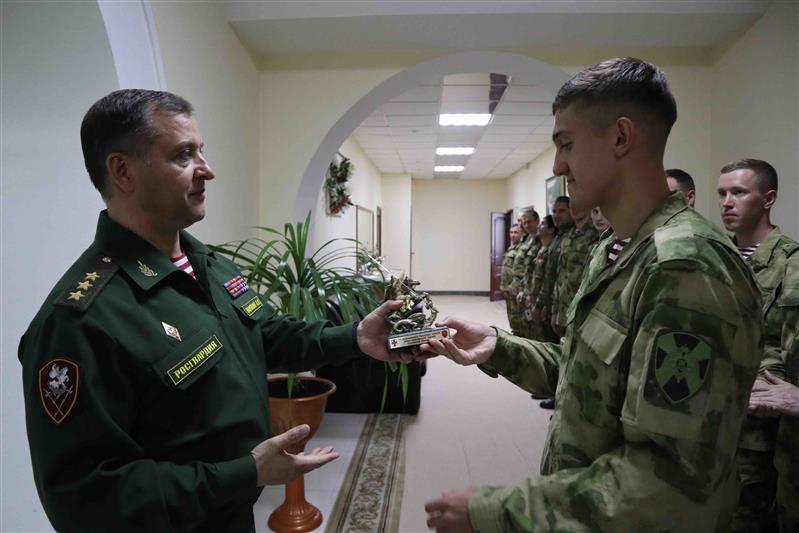 Командующий Уральским округом Росгвардии встретился с военнослужащими спортивной команды объединения