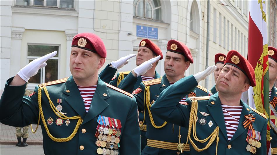Росгвардейцы приняли участие в генеральной репетиции парада Победы в Нижнем Новгороде