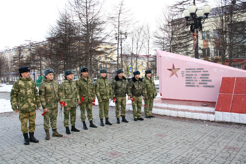 В Магадане прошел региональный этап автопробега Росгвардии «Вахта памяти. Сыны Великой Победы» в честь 74-й годовщины Победы в Великой Отечественной войне.
