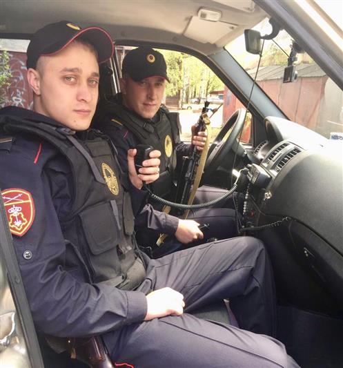 В поселке Новый Ургал сотрудники Росгвардии вернули родителям потерявшегося ребенка