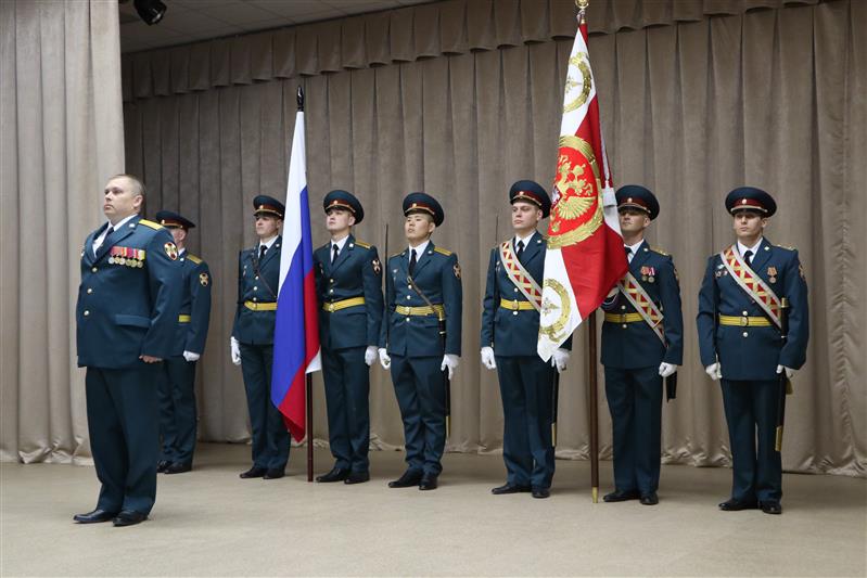 Командующий Южным округом поздравил военнослужащих каменск-шахтинского батальона Росгвардии с 65-летием воинской части