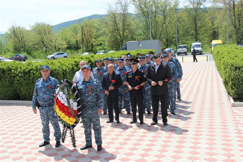 Сотрудники северо-осетинского управления Росгвардии приняли участие в мероприятии, посвящённом памяти защитников Эльхотовских ворот