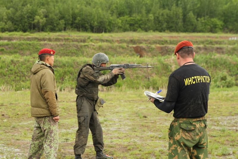 На Дальнем Востоке проведены квалификационные испытания на право ношения крапового берета (видео)