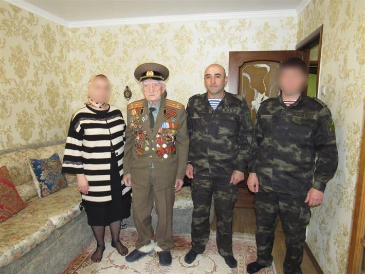 Дагестанские росгвардейцы поздравили ветеранов с Днем Победы 